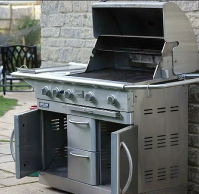 £127 • Buy Gas Bbq 4 Burner Kirkland And Large Gas On Wheels Used.
