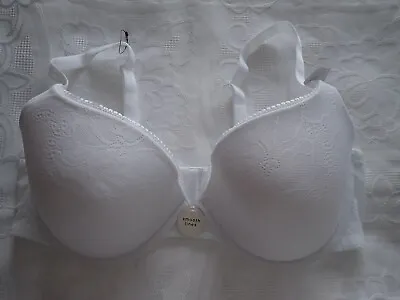 $30 • Buy TARGET,  Underwire Bra In Size 18D, Colour In White