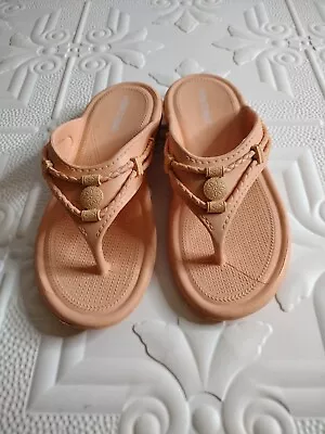 Minnetonka Silverthorne Women's Size 8 Peach Slip On Rubber Sandals  • $22.99