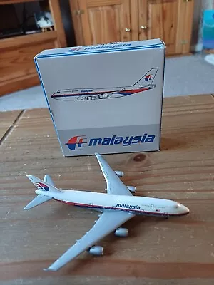 Schabak 921/65 Diecast 1:600 Boeing 747-400 Malaysia Air Model Airliner RARE • £14.50