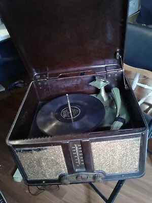 Vintage Motorola Record Player Turntable Bakelite With Radio • $67.46