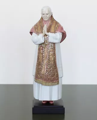 Lladro POPE BENEDICTUS XVI Porcelain Figurine #8266 Hand Made In Spain 2005 • $9