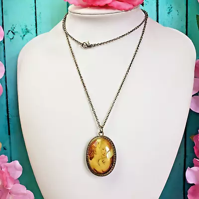 Vintage First Kiss White Cat Eye Stone Double Face Gold Tone Pendant Necklace • $16.95