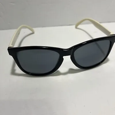 Vans Sunglasses Men’s Black And White Checkered 80’s Style • $24.99