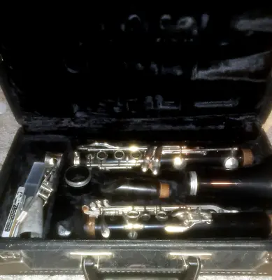 Vito Reso-Tone 3 Clarinet With Hard Case • $39.95