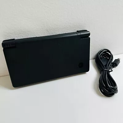 Nintendo DSi - Black - Free Tracked Post! • $95
