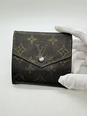 Louis Vuitton Vintage Compact Monogram Wallet • $1.25