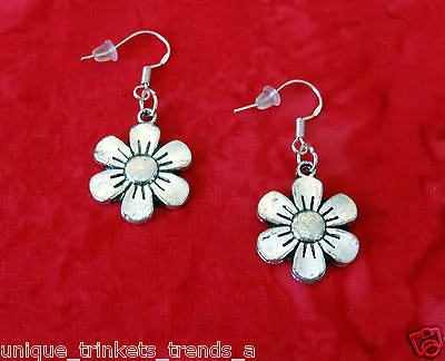 Vintage Style Daisy Flower Silver Dangle Earrings~mothers Day Gift~sterling Hook • $2.47