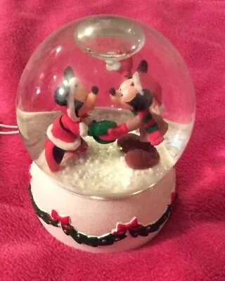 Hallmark Mickey And Minnie Mouse Disney Mistletoe Time Christmas Snowglobe 2006 • $6.49