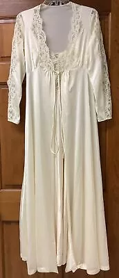 Vintage Lily Of France Nylon & Lace Nightgown & Robe Peignoir Set Ivory Petite • $47.99