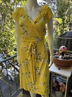 REVIEW Lovely Yellow Wrap Dress Size 16  • $40