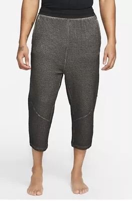 New With Tag Men's Nike Dri-Fit Yoga 3/4 Length Cropped Pants Medium DD2178-060 • $76.47