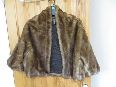 £4.99 • Buy Ladies Penelope & Monica Cruz Medium Faux Fur Wrap Used