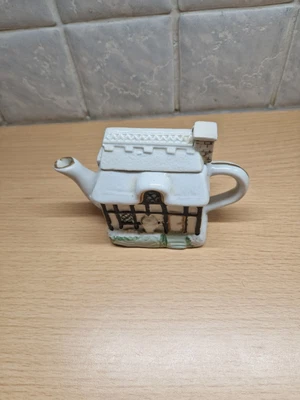 £2 • Buy Little Cottage Teapot