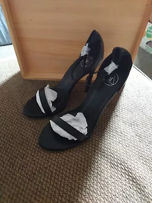 Missguided Size 7 Black High Heel Shoes • £15