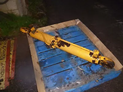 £360 • Buy Hydraulic Ram To Suit Hymac 141B Main Lift Arm..................£300+VAT