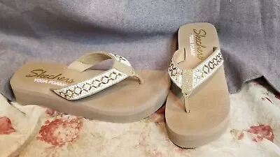 Skechers Women's Platform Flip Flop Sandals Taupe Vinyasa Lotus Size 8 (40) • $18