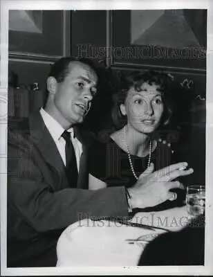 1952 Press Photo Actor Mark Stevens & Wife Annelle At LaRue In Hollywood CA • $19.99