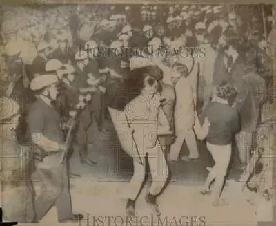 1967 Press Photo Police Clear Antiwar Demonstrators In Oakland CA - Lry19755 • $20.88