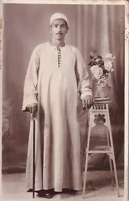 EGYPT VINTAGE PHOTO - A Man In Traditional Folk Clothing With A Stick • £9.65