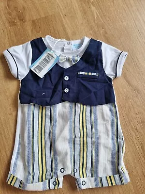 Baby Boy 0-3 Months Outfit • £5