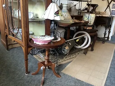 Vintage Mahogany C1960 Wine Side Table Turned Pedestal Leg Pie Crust Plant Stand • £89.99