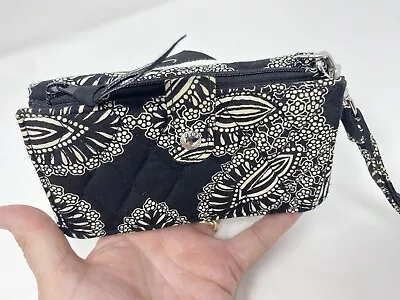 Vera Bradley Smartphone Wristlet Blanco Bouquet Black Floral • $14