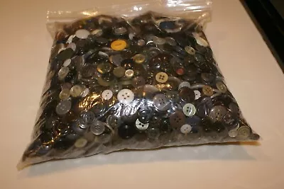 5 Lbs MIXED LOT OF ALL TYPES OF PREMIUM BUTTONS • $28