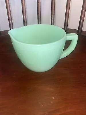 MCKEE Uranium Jadeite Green Measuring 2 Cup Pitcher GREAT Color • $24.99