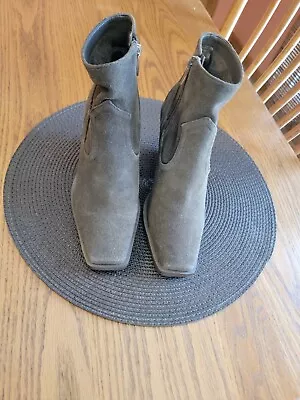 Vince Camuto Ankle Booties Boots Amtinda Olive Suede Square Toe Sz 5 1/2 New • $26.99