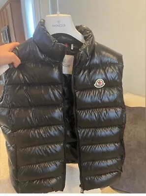 Moncler Ghany Vest - Shiny Nylon - Size 3 - Women’s - NEVER WORN   • $680