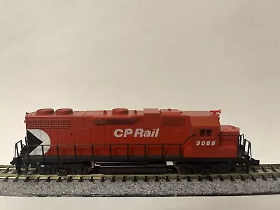 Kato N Scale Canadian Pacific Rail GP38 / GP38-2 Diesel Locomotive No. 3085 • $80