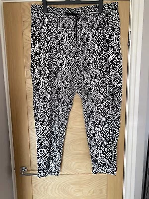 MARKS & SPENCER LADIES TROUSERS SIZE 22 Reg • £5.99