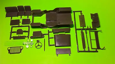 Willys Jeep WWII Army Truck 1/25 Hood Body Glass Seats Grill Model Car Part Lot • $16.99