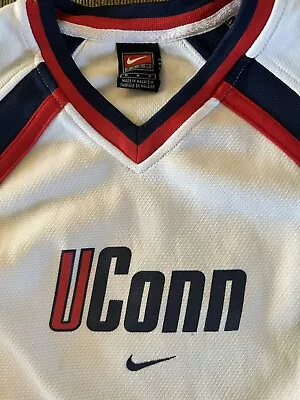 Size Medium UConn Women’s Basketball Warmup Shirt (Charity Auction) • $8.99