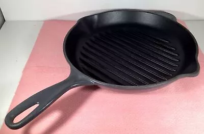 LE CREUSET CAST IRON ENAMELLED 26cm ROUND GREY GRIDDLE/SKILLET/FRYING PAN • £45