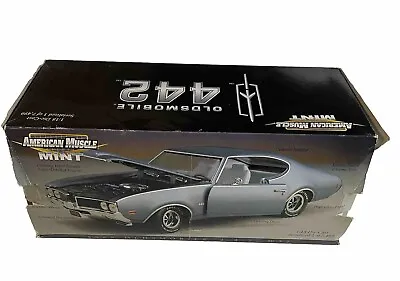 American Muscle Mint 1969 Oldsmobile 4-4-2 W32 1:18 Scale Diecast Olds Car 32480 • $99.95