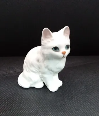 Vintage Enesco White Persian Kitty Cat Enesco Figurine  E6311 Blue Eyes • $18