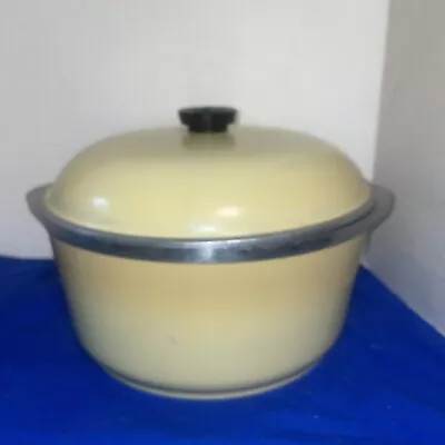 Vintage Club Dutch Oven Stock Pot Cookware- 12” Diameter- Estate Find • $17.95