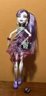 Monster High Spectra Vondergeist Dot Dead Gorgeous. Mattel. 2012 • $24.99