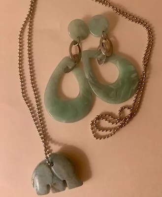 Vintage  Elephant Carved Pale Green Jadeite  Pendant Necklace Set • $22.99