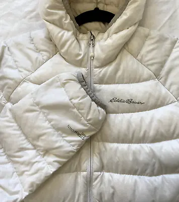 Eddie Bauer Women's White Down Puffer Coat Size M - Fleece Lined Zipper Pockets • $28.83