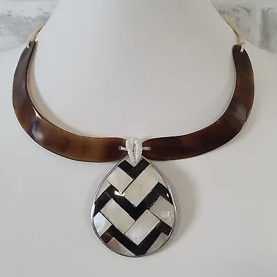 Vintage Necklace Mother Of Pearl Shell Chevron Black White Pendant Choker • $22