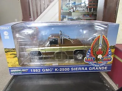 1:18 GreenLight Fall Guy 1982 GMC K-2500 Sierra Grande Square Body Pickup Truck • $149.99