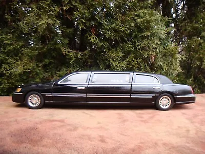 1999 Black Lincoln Town Car Stretch Limousine Die Cast Car 1:18 Scale By Sunstar • $49.99