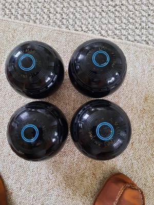 £45 • Buy 4 Almark Clubmaster Flat Green Or Indoor Bowls