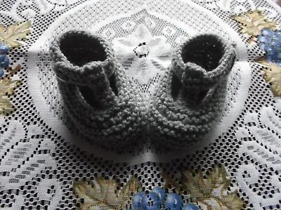 Hand Knitted  Baby Shoes / Booties 3-6  Months • £2.50