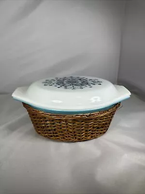 Vtg Pyrex Blue Doily Oval Covered Casserole Dish & Lid 1 1/2 Qt #043 W/ Basket • $59