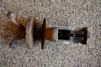 VINTAGE HOLLANDS 100 VISE STATIONARY JAW & BENCH MOUNT JAW SIZE 3-1/4  For Parts • $44.99