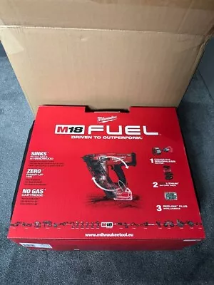 Milwaukee M18FFN21-0C 21 18 V Degree Fuel Framing Nailer With Case • £300